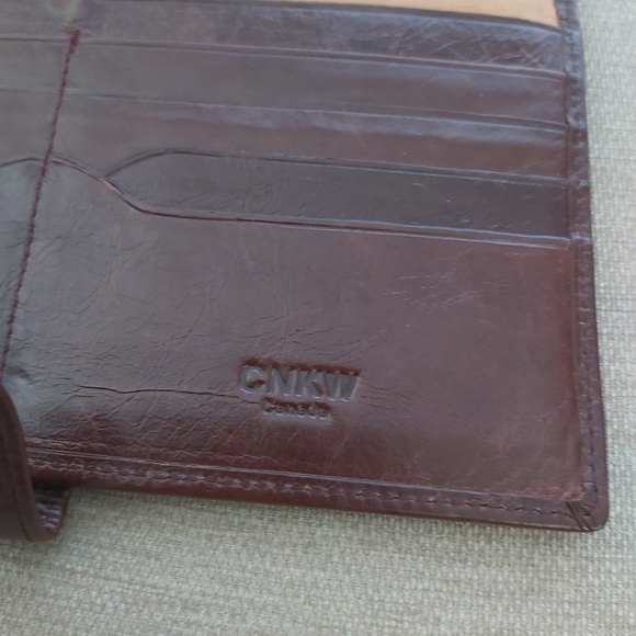 CNKW Canada brown leather bifold cards wallet - Picture 5 of 8